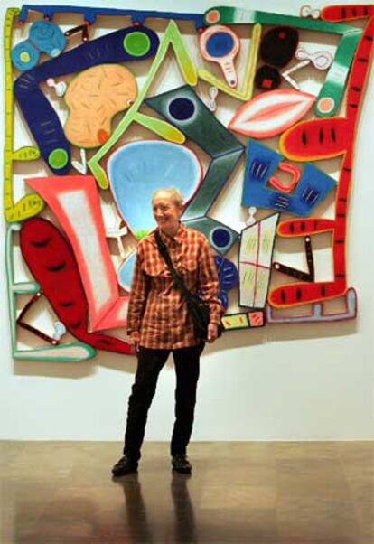 Elizabeth Murray, ayer, ante su obra <i>Toda la verdad</i>.