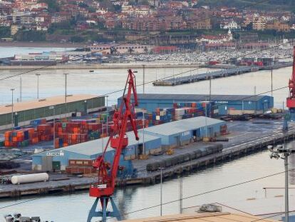 Instalaciones del Puerto de Bilbao.