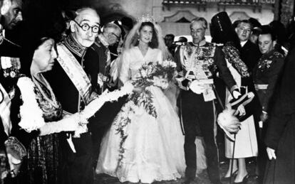 El matrimonio de Cayetana Fitz-James Stuart en Sevilla, en 1947.