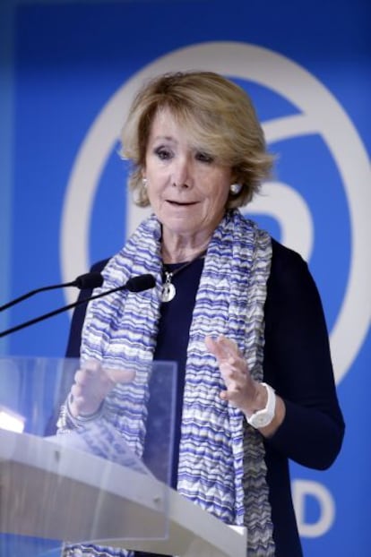 Esperanza Aguirre announcing her resignation last Sunday.