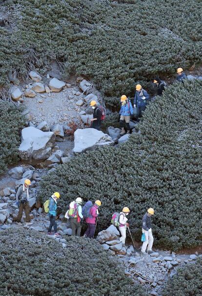 Centenares de personas se encontraban practicando senderismo en el volcán en el momento de la erupción