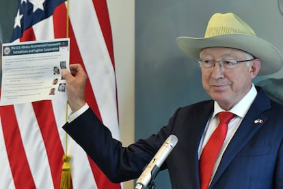 Ken Salazar embajador de Estados Unidos en México durante su conferencia de prensa en la Ciudad de México, el 9 de agosto 2024.