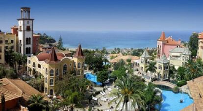 Hotel Bahía del Duque.