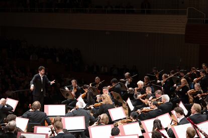 Lahav Shani dirige la Novela Sinfonía de Bruckner a la Filarmónica de Múnich el viernes por la tarde en el KKL de Lucerna. 