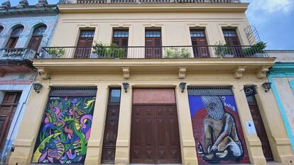 Frente a este edificio cayó Yarini herido de muerte.  Hoy el inmueble acoge la galería Gorria y en la terraza superior el restaurante bautizado con el nombre del famoso proxeneta.