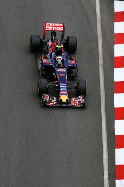 Carlos Sainz, durante la carrera en Mónaco