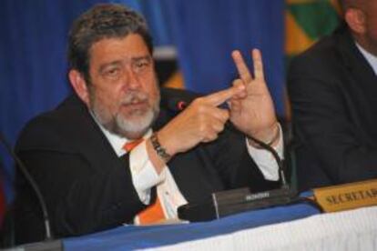 En la imagen, el primer ministro de San Vicente y Granadinas y presidente de turno de Caricom, Ralph Gonsalves. EFE/Archivo