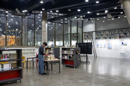 Una biblioteca comunal en Santiago, en mayo.