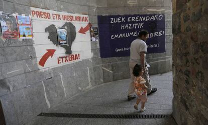 Pintadas por el acercamiento de los presos en Hernani.