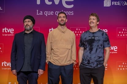 Ricardo Castella, David Broncano y Grison, en la presentación de 'La revuelta' en el FesTVal de Vitoria.