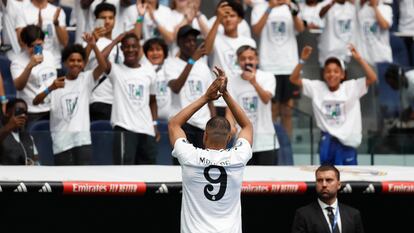 DVD1222. Presentación Mbappé en el Santiago Bernabéu. 16/07/2024