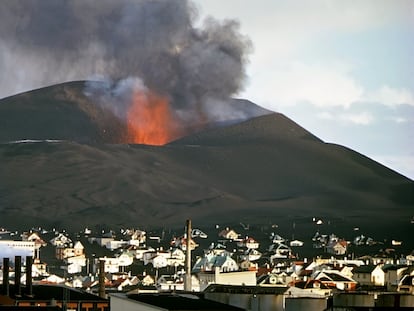 La erupción del Eldfell en 1973.