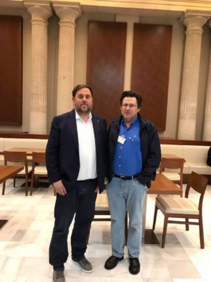 El presidente de la ANA, Pedro Altamirano, con Oriol Junqueras.