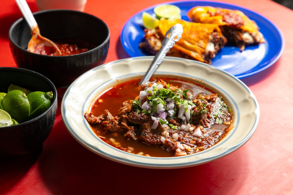 Ante la lluvia, una buena birria