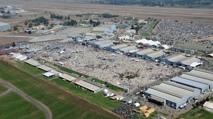 Vista de la Feria Internacional del Aire y del Espacio, en Santiago, el 27 marzo 2024.