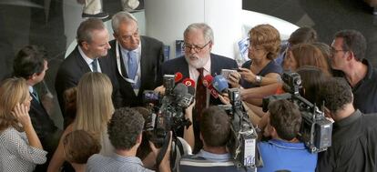 El ministro Miguel Arias Cañete, este jueves en Valencia.