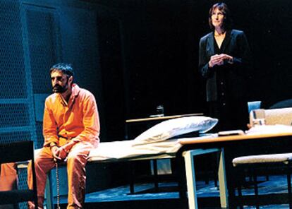 Actores del grupo Tricycle, en una escena de la obra <i>Guantánamo.</i>