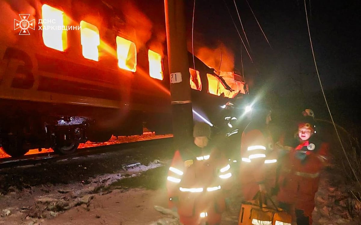 ロシアの無人機がウクライナ北東部で旅客列車を直撃、5人死亡 |国際的
