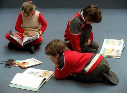La lectura debería tener un tiempo reservado en la escuela, según los expertos.