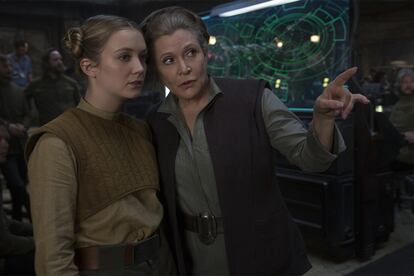 Leia – Carrie Fisher

Si alguna escena promete irrumpir con fuerza en las glándulas lagrimales de los espectadores esa es la previsible despedida de la –antes princesa y ahora general– Leia Organa. Según ha confesado el director Rian Johnson, el fallecimiento de Fisher en diciembre de 2016 no ha trastocado la trama de esta nueva entrega. En la imagen con su hija, Billie Lourd.

 