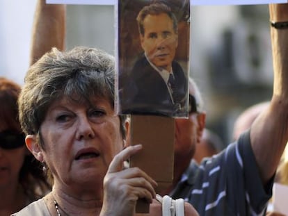 Argentinos protestam pela morte do promotor.