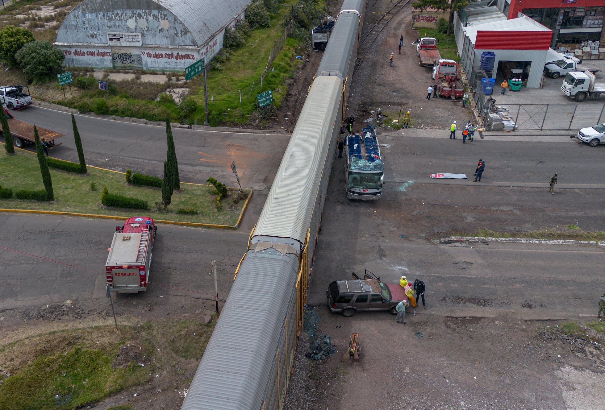 Atlacomulco: Un tren arrolla a un bus y deja 10 muertos y 45 heridos en ...