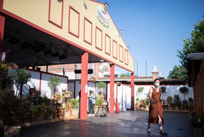 Exterior de la recreación de un antiguo corral de comedias para la Fiesta Corral Cervantes en Madrid Río.