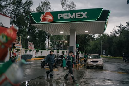 Moody's baja la calificación de Pemex