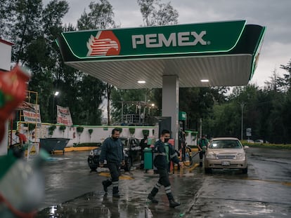 Una gasolinera de Petróleos Mexicanos en Naucalpan, Estado de México.