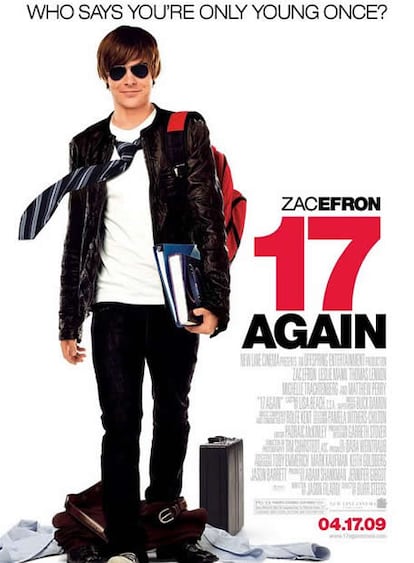 El protagonista del musical High School Musical, ídolo adolescente donde los haya, protagoniza la película 17 again (Otra vez con 17) de la que acaba de hacerse público este cartel. La historia es la siguiente: un cuarentón (interpretado por Matthew Perry -el que hace de Chandler en la serie Friends-) se da cuenta de que su vida no es como le gustaría y que, si pudiera, volvería al pasado para no cometer ciertos errores... Esa noche se duerme y, al despertar, tiene de nuevo 17 años y es Zack. Casi nada. Se estrena en abril.