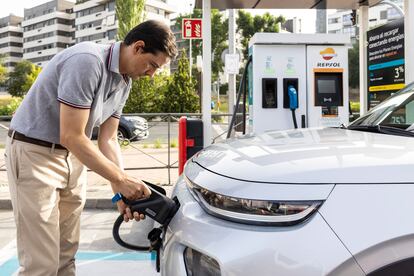 Para los usuarios de coches eléctricos, el ahorro en saldo Waylet oscilará entre el 6% y el 100% de la recarga.