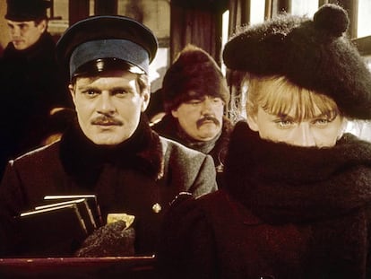 Julie Christie y Omar Sharif, en un fotograma de la película 'Doctor Zhivago', de David Lean.