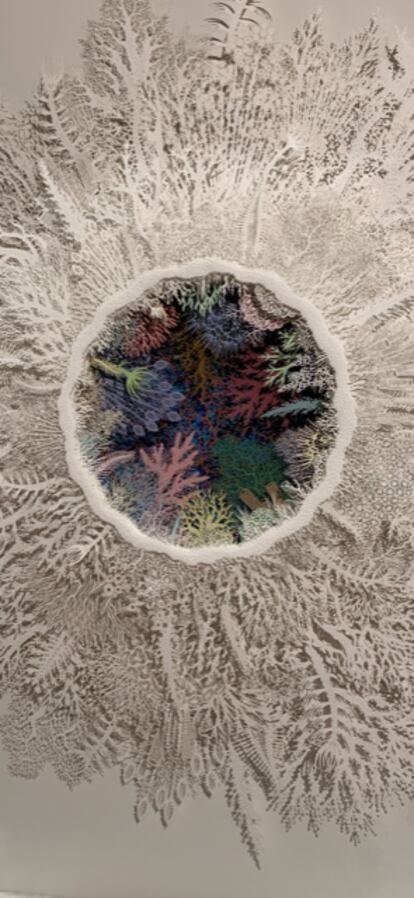 Ghost Coral. Una obra de Rogan Brown realizada con papel, cartulina y espuma.