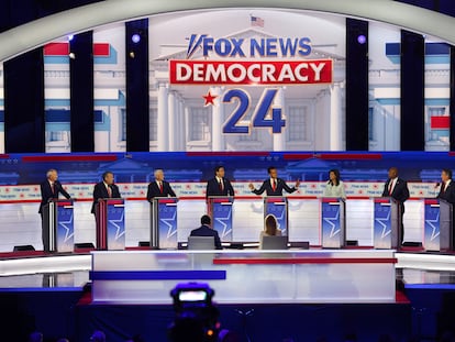 Los participantes en el debate republicano de este miércoles en Milwaukee (Wisconsin).