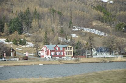 Casas de madera en la bahía de Akureyri.