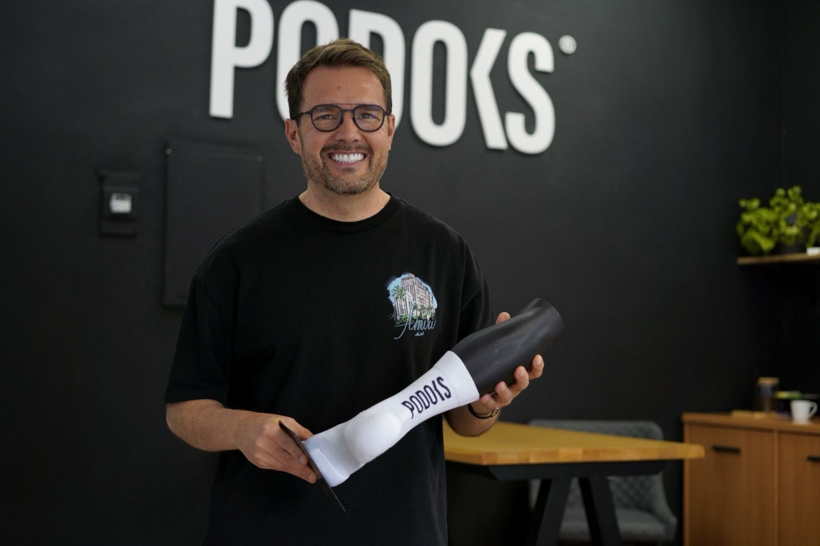 Podoks, la ‘start-up’ de calcetines deportivos participada por José Manuel Calderón, ficha al cofundador de Hawkers