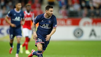 Messi, en una acción del partido contra el Reims.