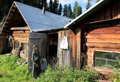 Agafia Lykova, única del clan de los Lykov que sigue viviendo aislada en la taiga siberiana. 