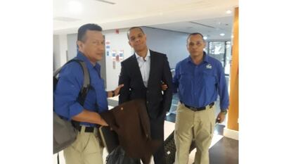 Powell, cuando fue extraditado a Panamá desde Dubái en 2018, en una imagen del Ministerio Público de Panamá.