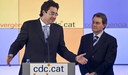 David Madí, cuando era secretario de comunicación de CDC, en 2010, con Artur Mas.