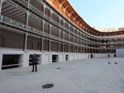 Interior del frontón Beti Jai, tras la reforma.