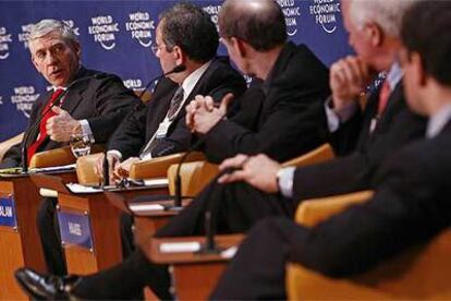Jack Straw expresa sus puntos de vista ayer en una sesión del Foro de Davos.