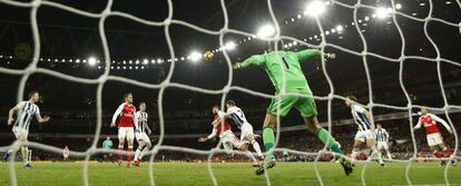 Gol del triunfo del Arsenal, obra de Olivier Giroud.