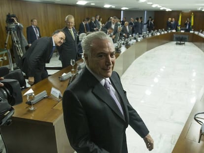 Temer em reunião com parlamentares, na segunda-feira.