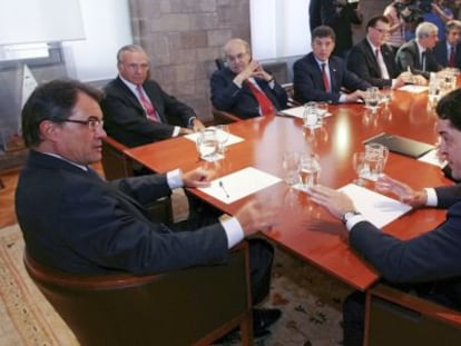 Reuni&oacute;n del Ejecutivo catal&aacute;n, presidida  por Mas, con los representantes del proyecto Barcelona World el viernes.