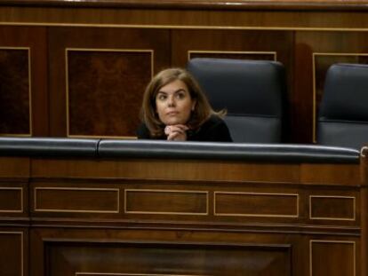 Soraya Sáenz de Santamaría este jueves en el pleno del Congreso.