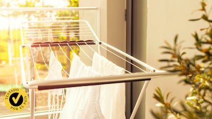 Artículo de EL PAÍS Escaparate sobre una comparativa de los mejores tendedores eléctricos.