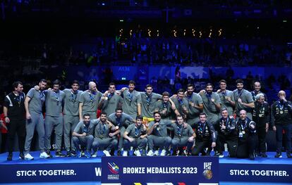La selección española, con la medalla de bronce.