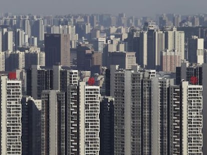 Decenas de edificios de uso residencial en Wuhan, en la provincia de Hubei (centro del pa&iacute;s).