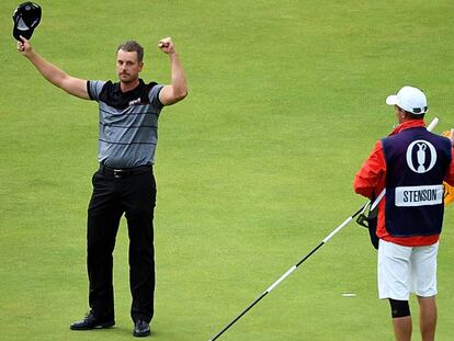 El sueco Henrik Stenson celebra su victoria en el British Open.